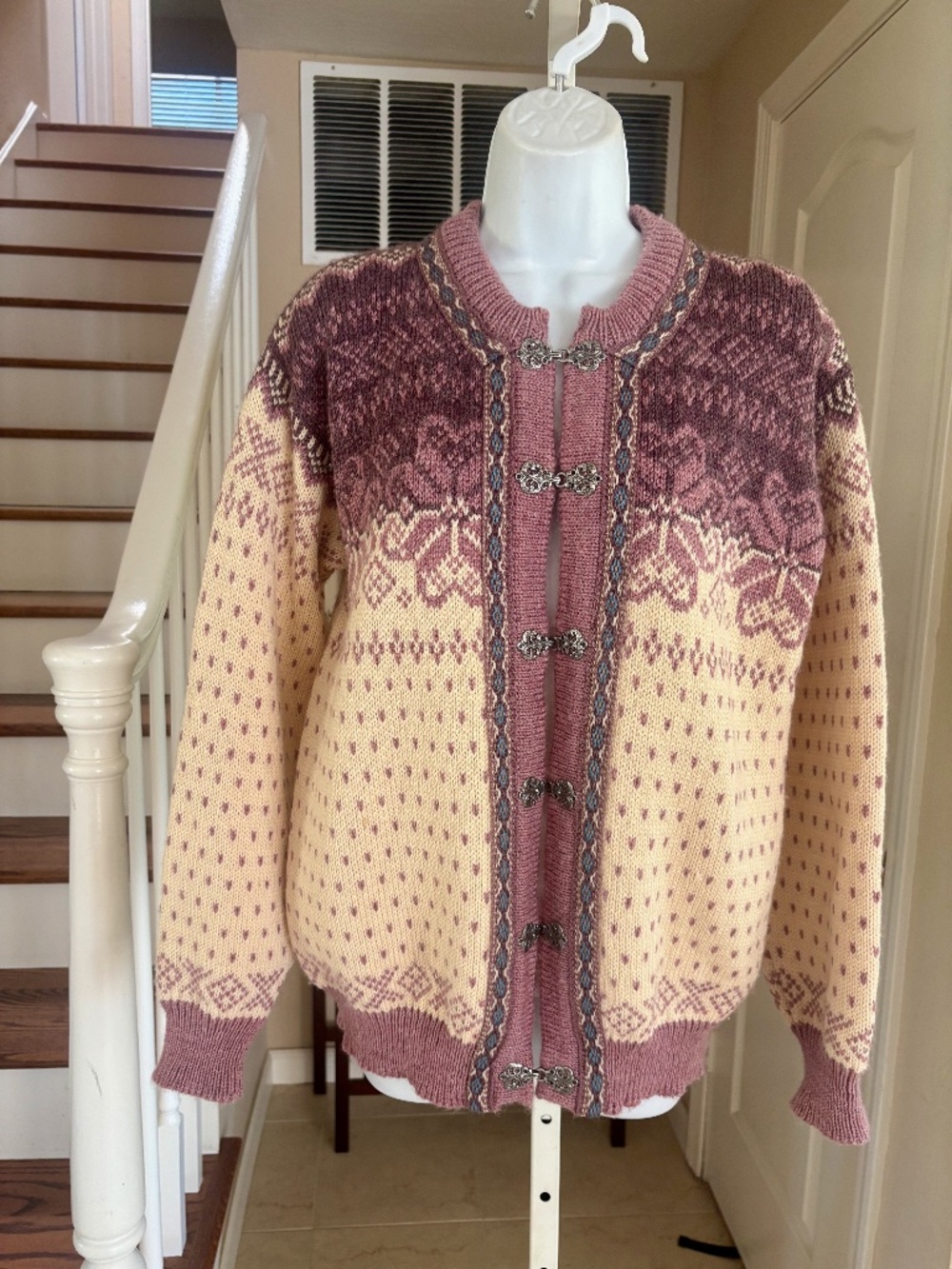 Dale of Norway Women's Nordic Ski Sweater Violet Clasp Closure Wool Size M 42